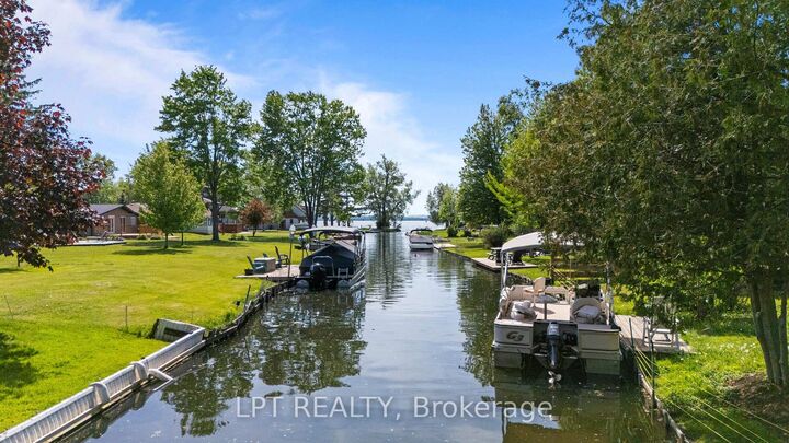 Property Photo:  204A The Queensway N/A S  ON L4P 2A6 