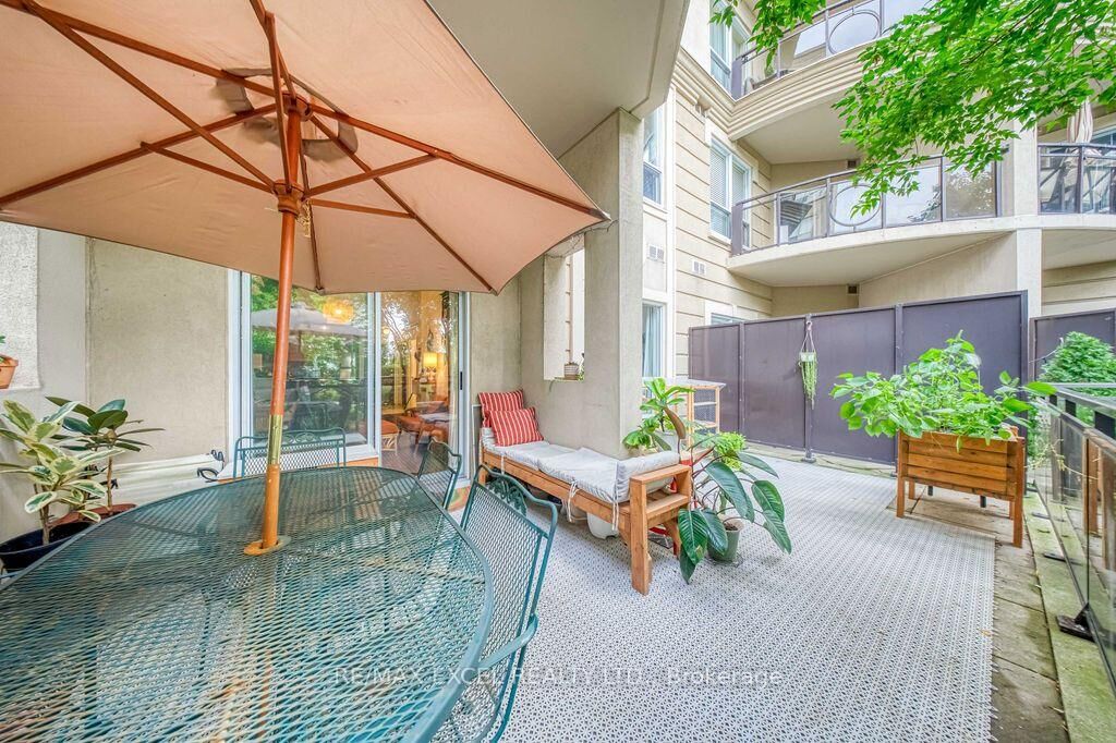 Property Photo:  8 Maison Parc Court 102  ON L4J 9K5 