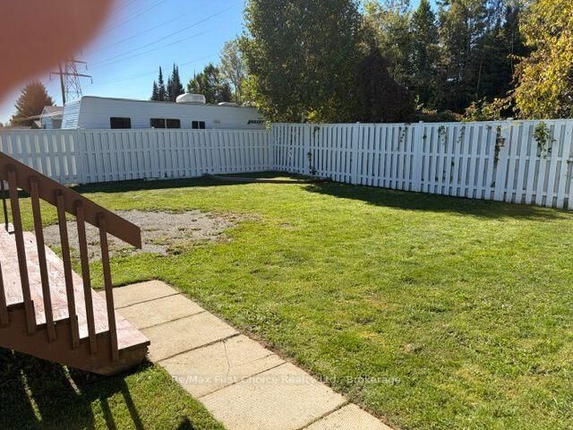 Property Photo:  365 Wyndale Street  ON P7G 1A1 