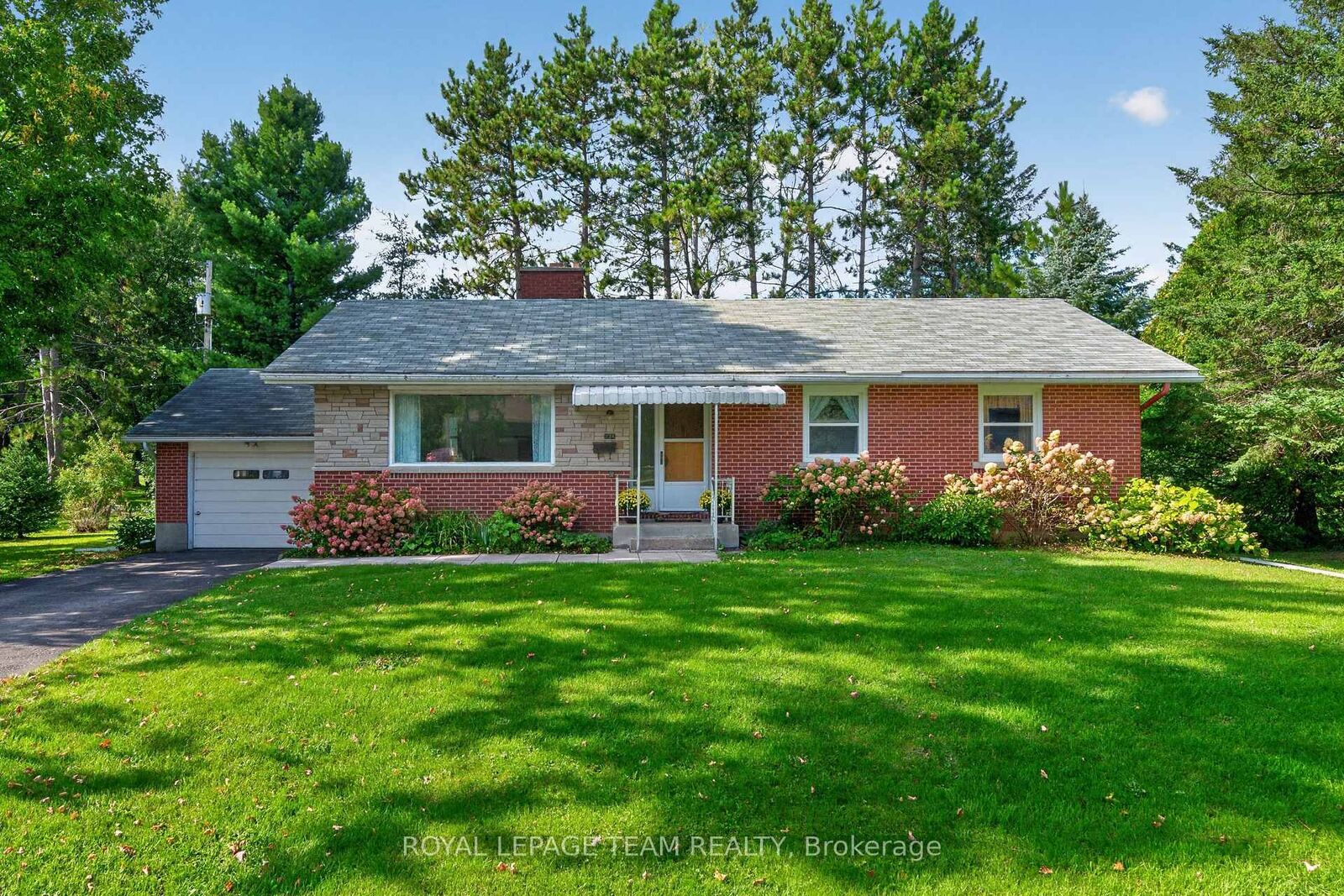 Property Photo:  234 Naismith Drive  ON K0A 1A0 