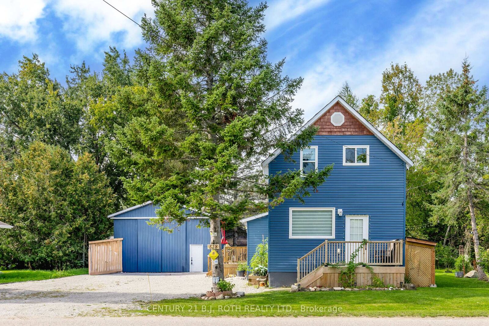 Property Photo:  528 First Avenue  ON L0K 1R0 