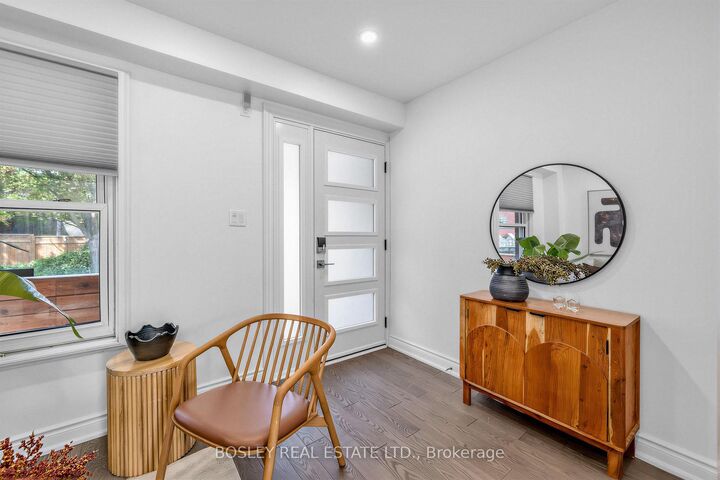Property Photo:  153 Lambertlodge Avenue  ON M6G 3X4 