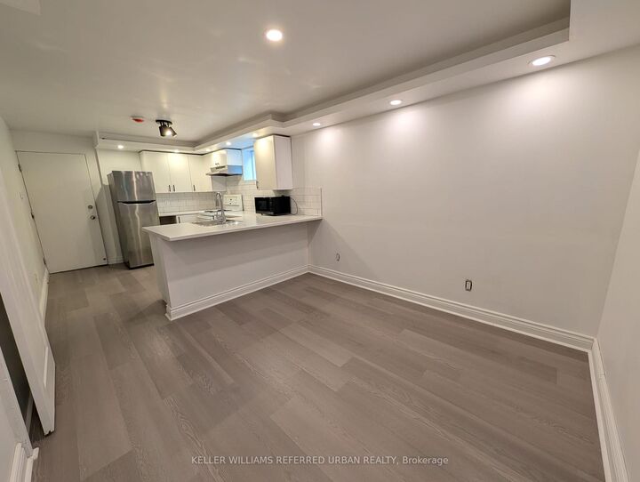 Property Photo:  2979 Lawrence Avenue E Basement  ON M1P 2V6 
