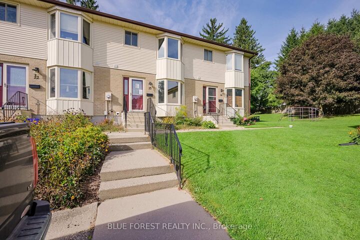 Property Photo:  275 George Street 23  ON N5C 4A9 