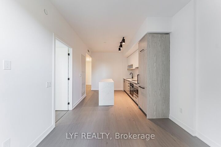 Property Photo:  91 Montclair Avenue 826  ON M5P 0B1 