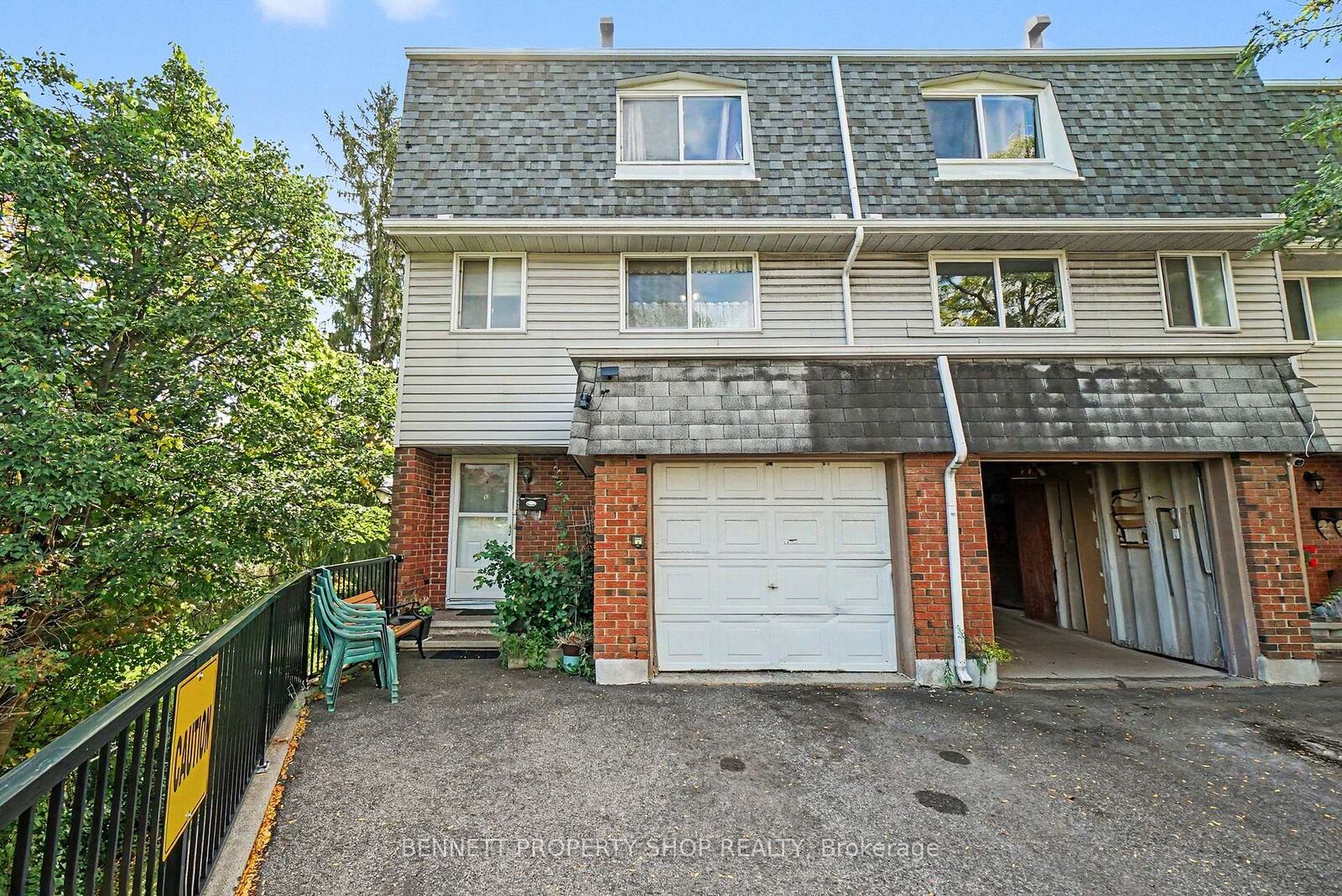 Property Photo:  2669 Southvale Crescent 33  ON K1B 4V2 