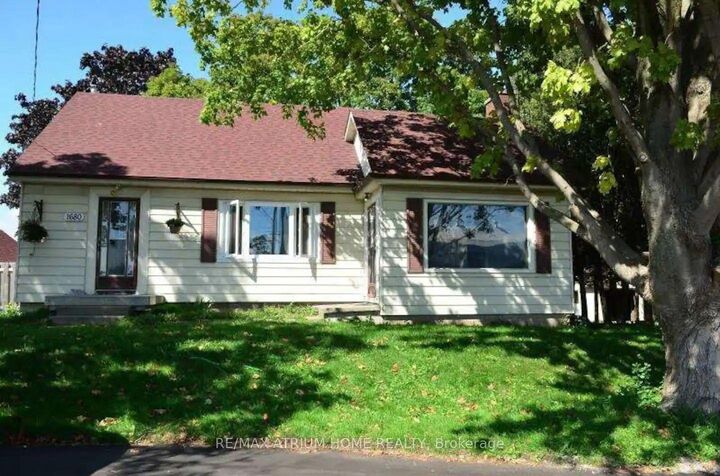 Property Photo:  1680 Victoria Street West Street  ON L1P 2B4 