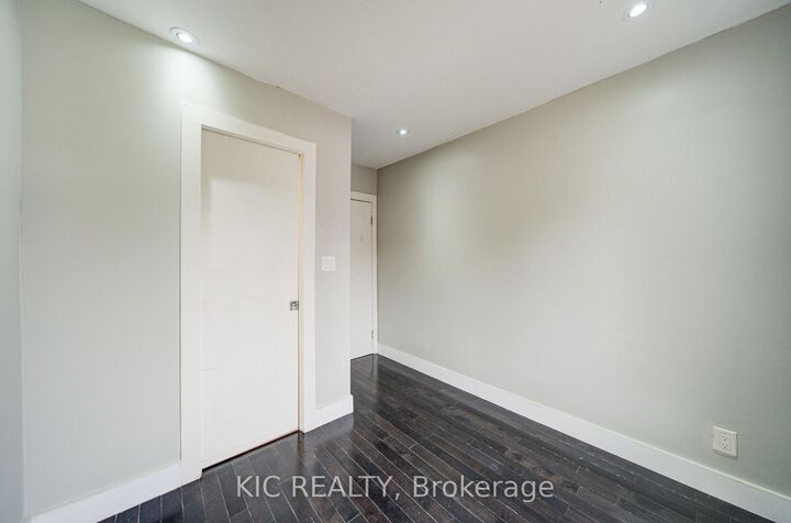 Property Photo:  35 Montcalm Avenue NW  ON M6E 4N5 