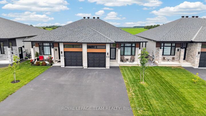Property Photo:  816 Namur Street  ON K0A 1W0 