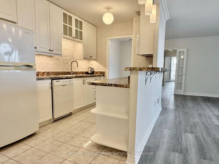 Property Photo:  3025 Frederica Drive 1107  ON L4Y 3A1 