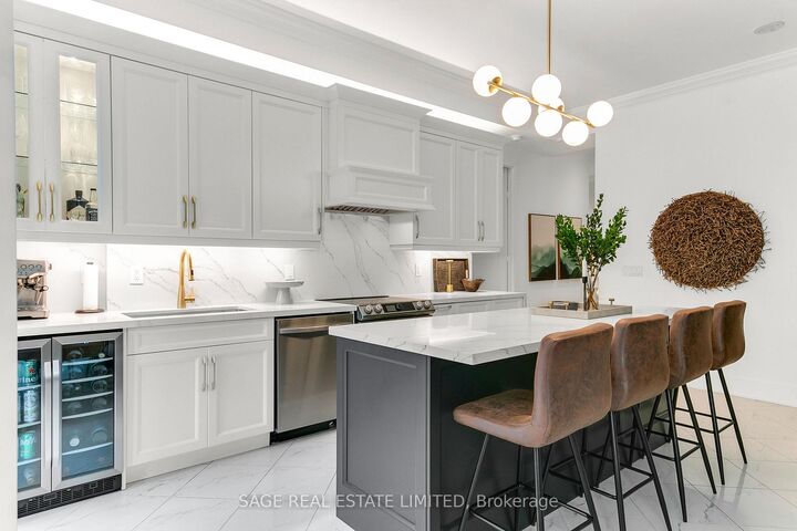 Property Photo:  120 Homewood Avenue 118  ON M4Y 2J3 