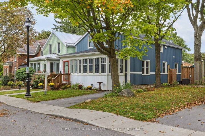Property Photo:  125 Pine Street  ON K7G 1C6 