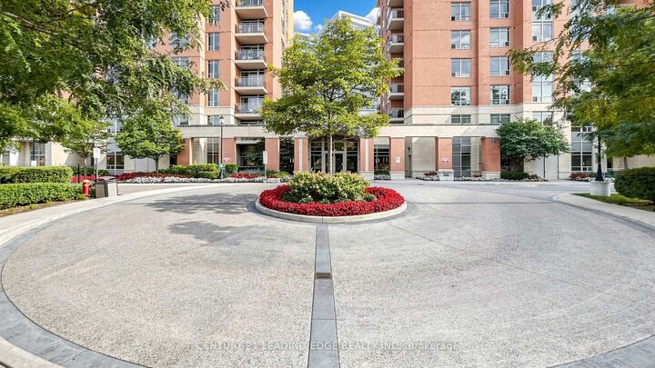 Property Photo:  75 King William Crescent Lph5  ON L4B 0C1 