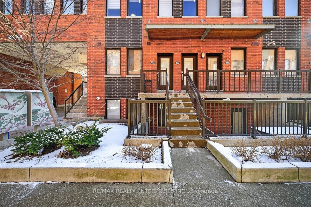 Property Photo:  871 Wilson Avenue 21  ON M3K 1E6 