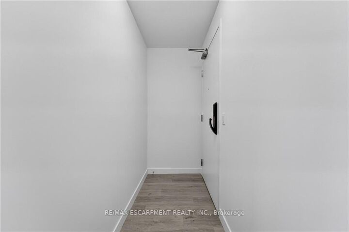 Property Photo:  461 Green Road 809  ON L8E 0L5 