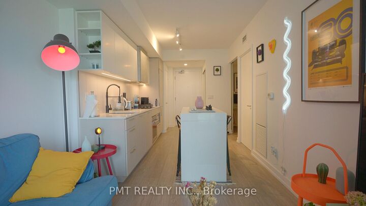 Property Photo:  19 Western Battery Road 1521  ON M6K 3S4 