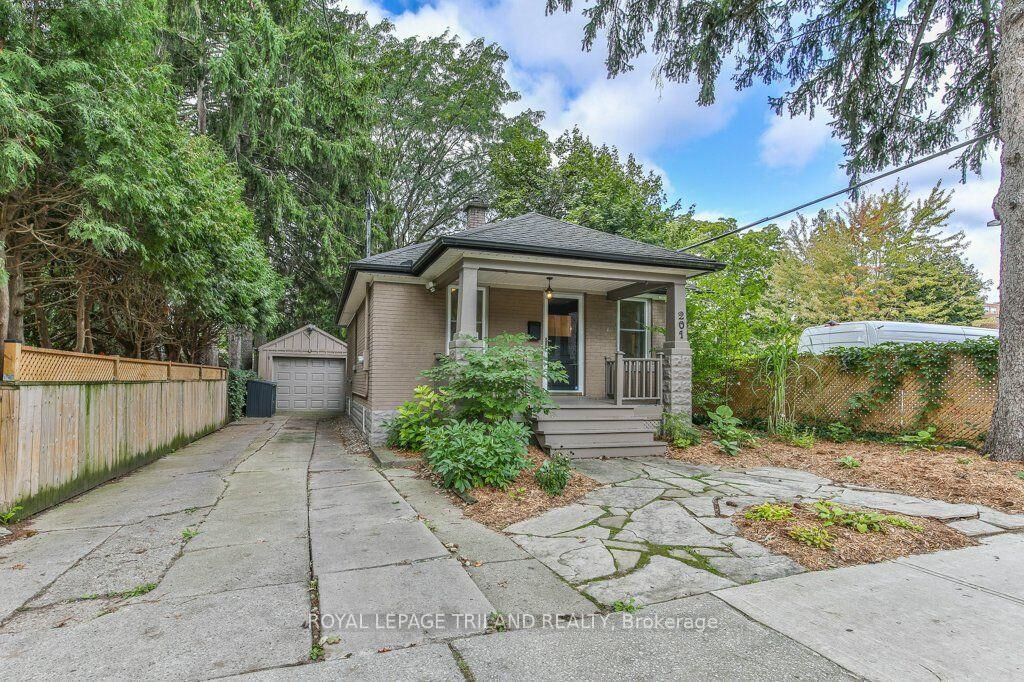 Property Photo:  201 Langley Street  ON N6C 4G5 