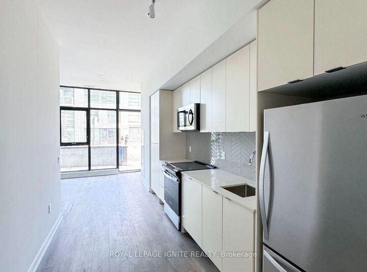 Property Photo:  1606 Charles Street 101  ON L1N 0P1 