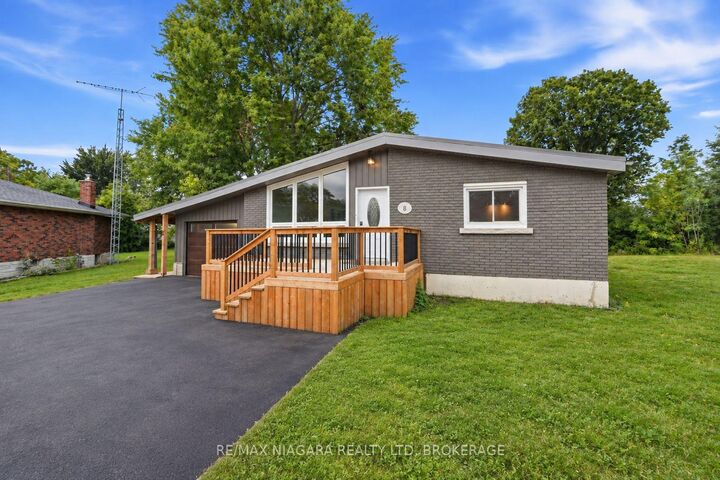 Property Photo: 8 North Crescent Drive N ON L3B 5L2