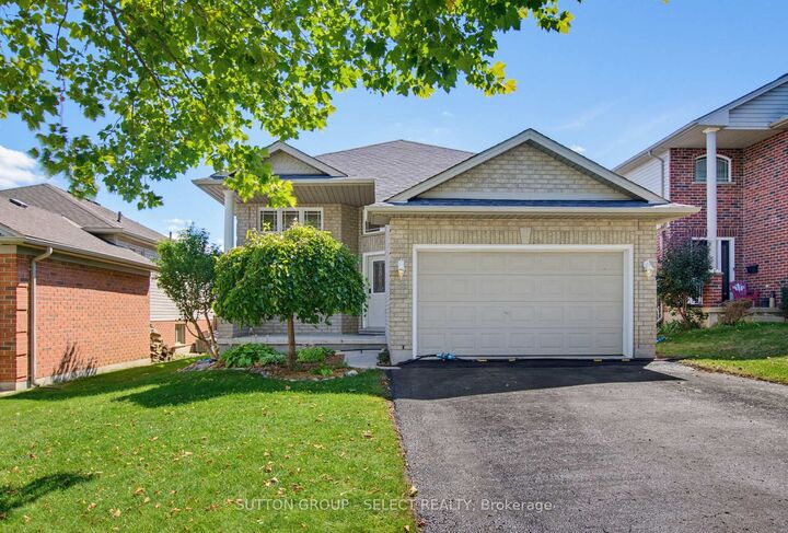 Property Photo:  858 Cresthaven Crescent  ON N6K 4W4 