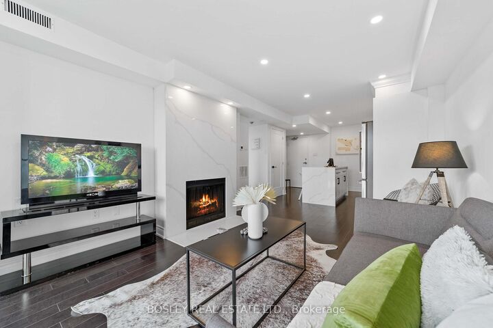 Property Photo:  705 King Street Ph02  ON M5V 2W8 