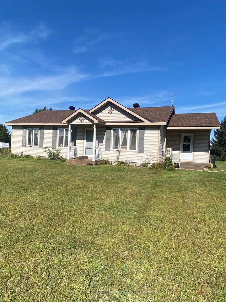 Property Photo: 6125 Florence Street ON K0C 1E0