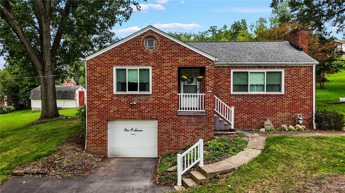 Property Photo:  107 Devonshire Dr  PA 15317 