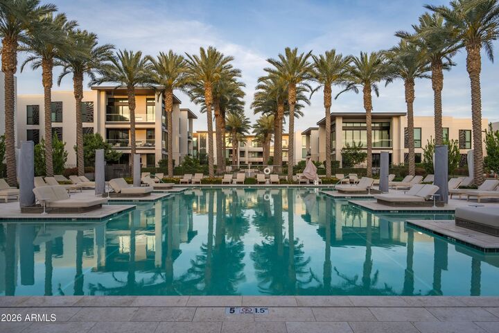 Property Photo: 6587 N Palmeraie Boulevard 2046 AZ 85253