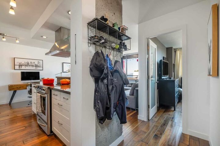 Property Photo:  1725 Pendrell Street 1703  BC V6G 2X7 
