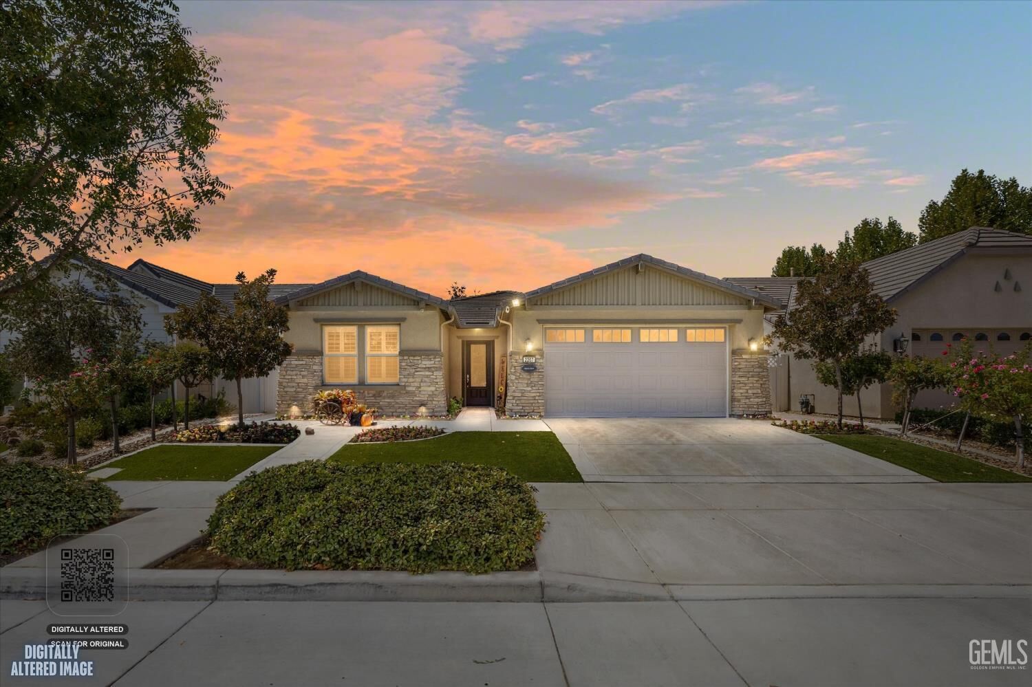 Property Photo:  2207 Highbury Street  CA 93311 