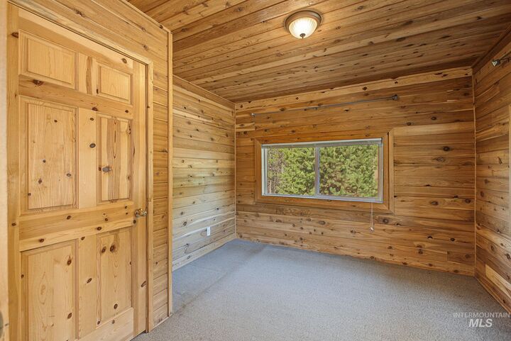Property Photo:  439 Main Street  ID 83525 