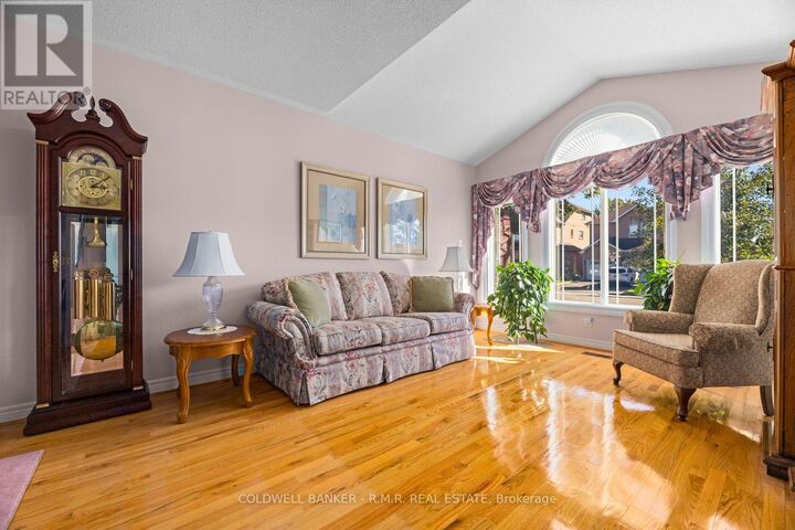Property Photo: 92 Wheeler Crescent ON L4A 1L4