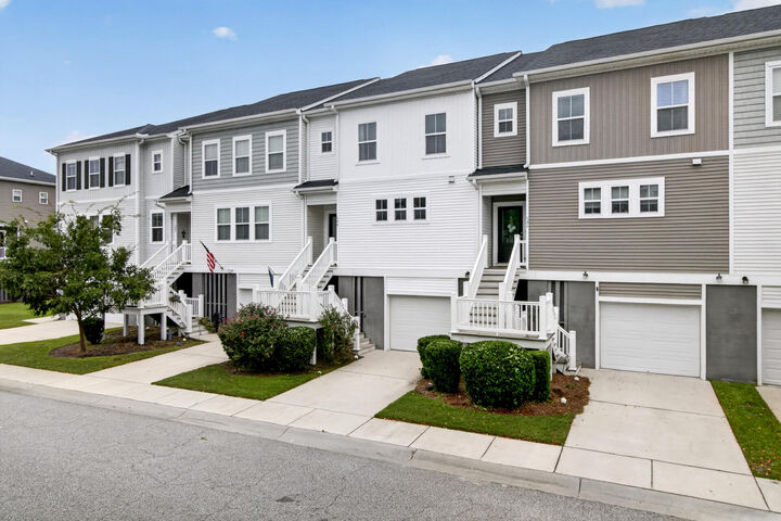 Property Photo:  544 McLernon Trace  SC 29455 