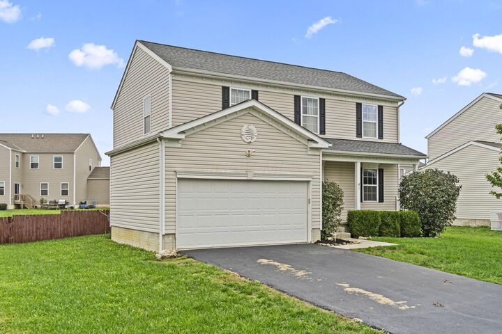 Property Photo: 19 Hawthorne Drive OH 43103