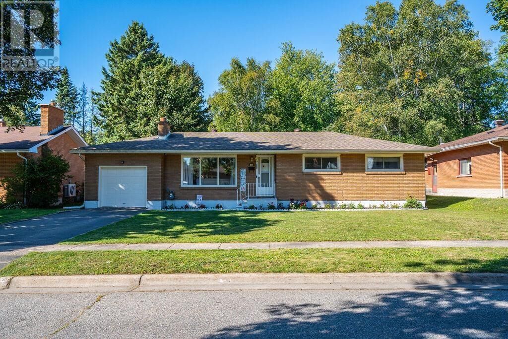 Property Photo:  100 Parkdale Dr  ON P6A 4C8 