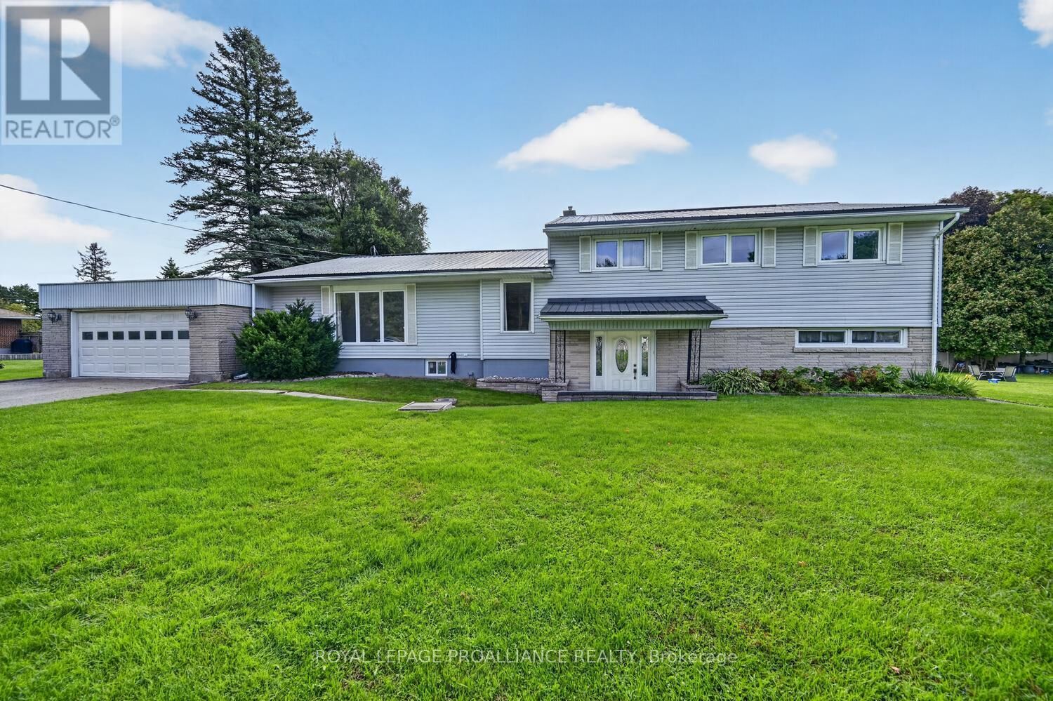 Property Photo:  43 Alta Vista Drive  ON K0E 1T0 