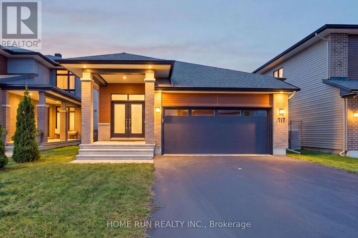 Property Photo:  717 Octave Grove  ON K1X 0C3 