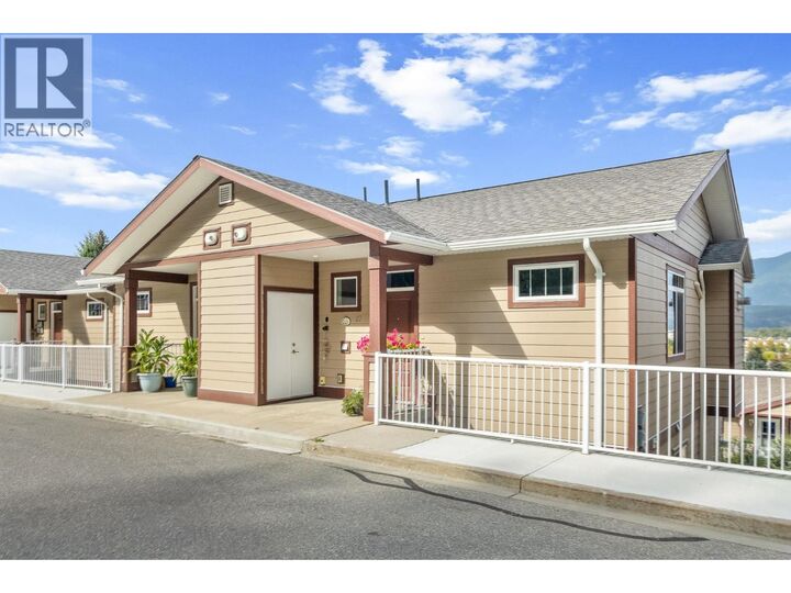 Property Photo:  1070 1 Street Southeast 27  BC V1E 0B6 