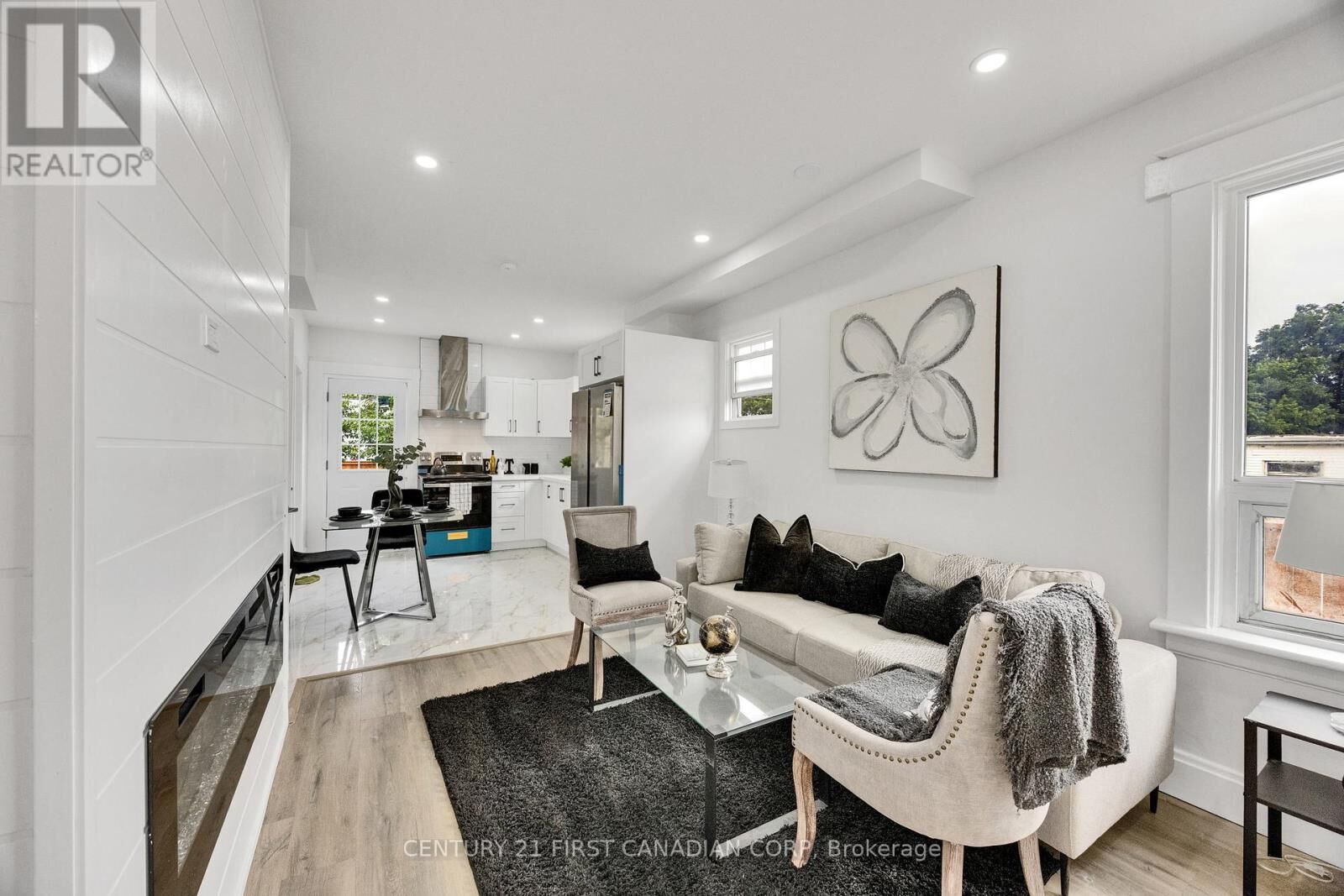 Property Photo:  328 Oakland Avenue  ON N5W 4J6 