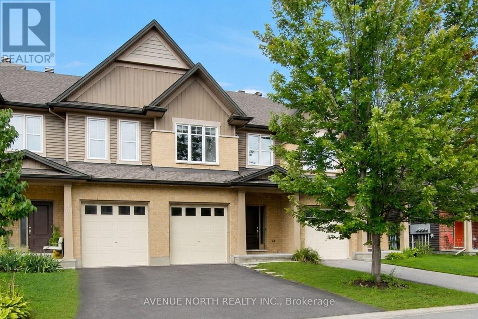 Property Photo:  303 Wood Acres Grove  ON K1T 0M5 