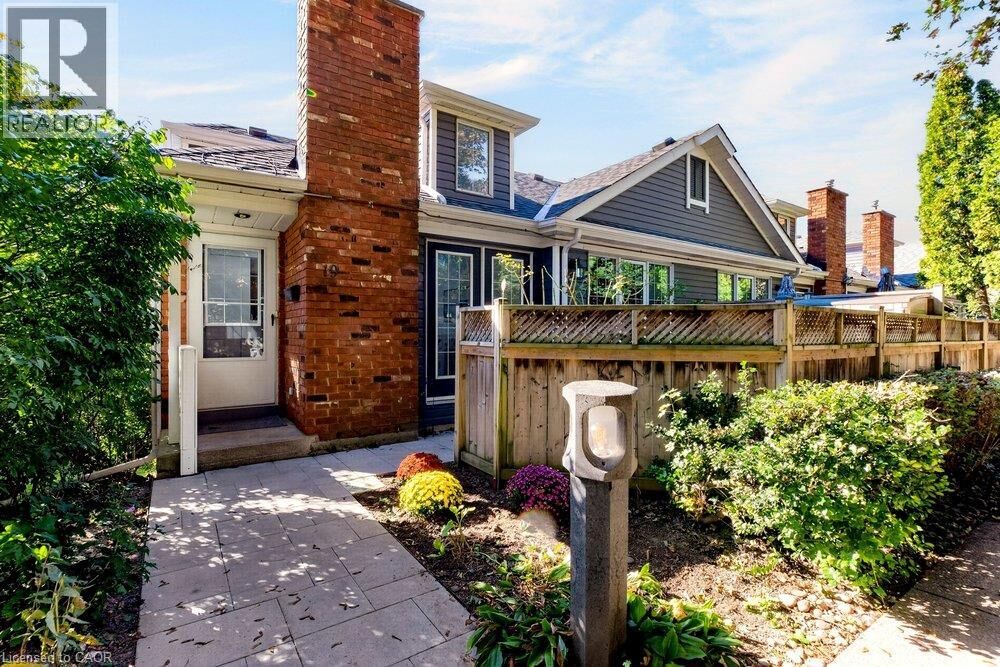 Property Photo: 175 Fiddlers Green Drive 19 ON L9G 4X7