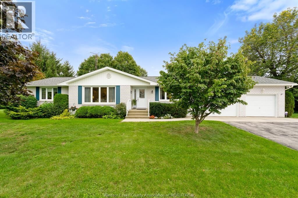 Property Photo:  234 Essex Rd 18  ON N8H 3V5 