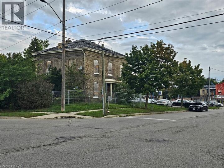 Property Photo:  341 Colborne Street  ON N3S 3N1 