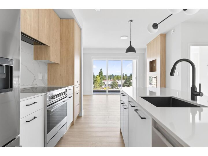 Property Photo:  33538 Cottage Lane 403  BC V2S 6B8 