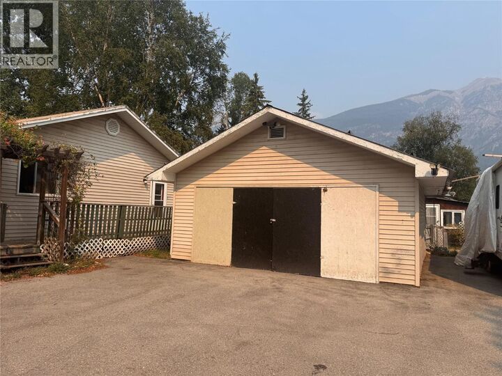 Property Photo:  903 Ryter Road West  BC V0A 1H2 