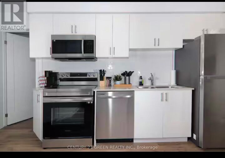Property Photo: 4263 Fourth Avenue 815 ON L2E 0C2