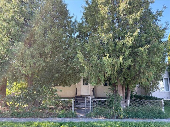 Property Photo: 434 Jamison Avenue MB R2K 1N0
