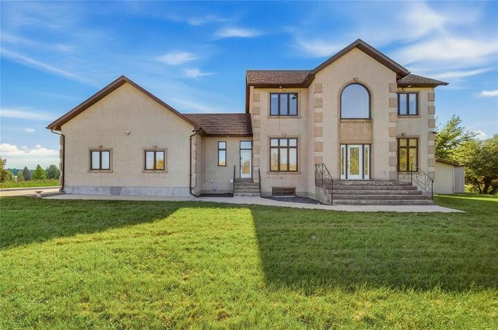Property Photo: 486 Poneida Road MB R4A 6A6