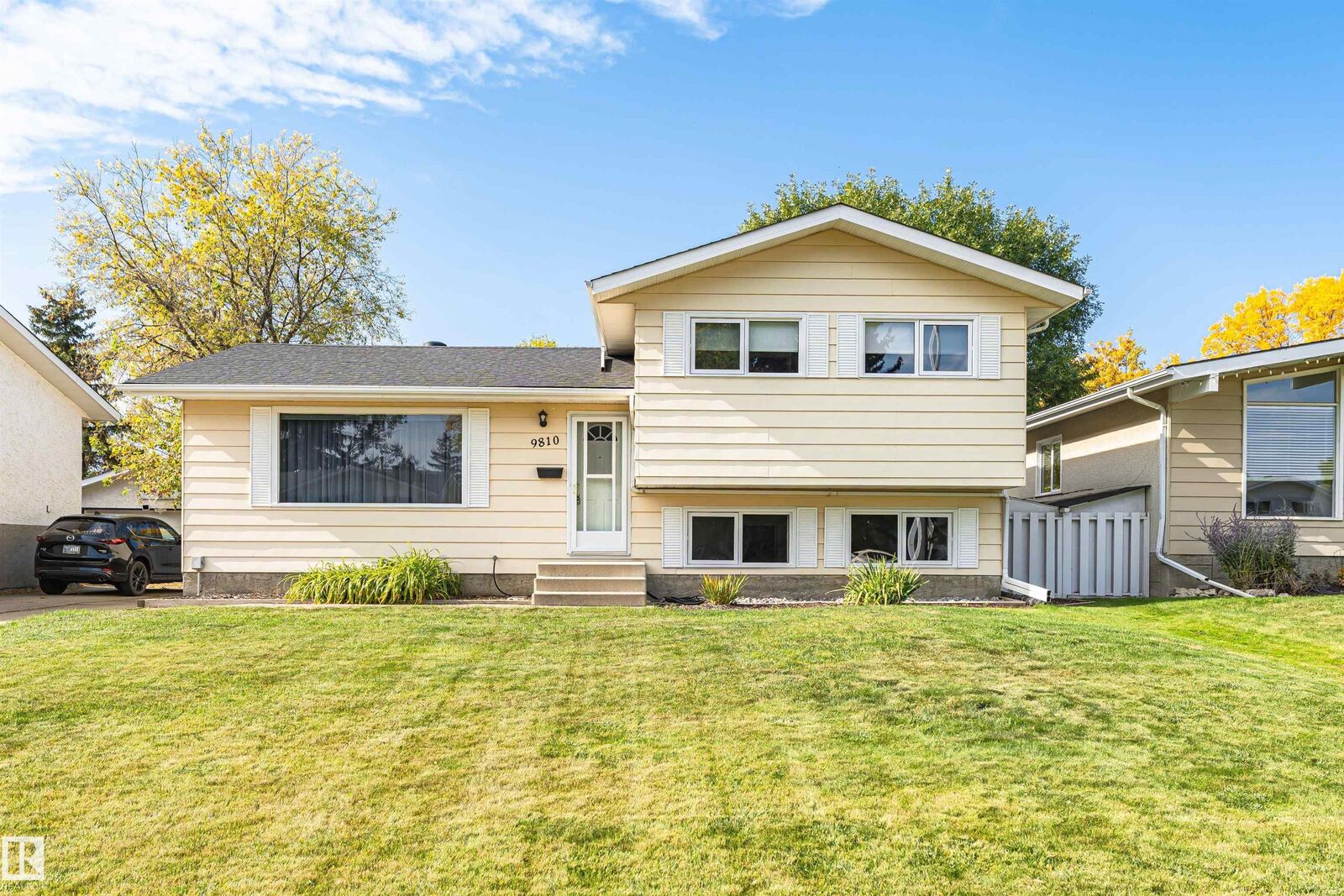 Property Photo:  9810 98A Avenue  AB T8R 1P4 