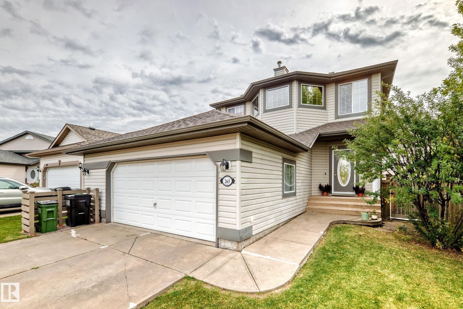 Property Photo:  265 Dunvegan Road NW  AB T5L 5E5 